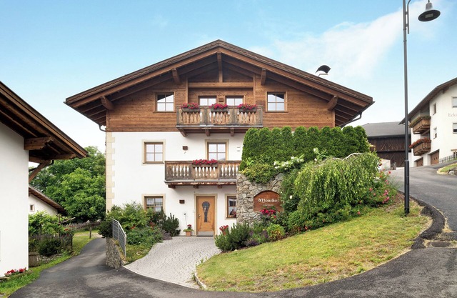 Apartment "Moarhof Natur Vitalis" with Mountain View, Shared Terrace & Wi-Fi