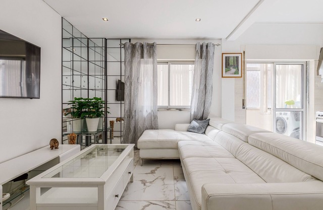 Apartment 'Mota Gaspar E Família' with Balcony, Wi-Fi and Air Conditioning