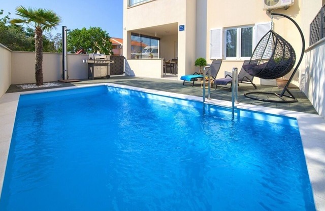 Apartment NB with a private pool