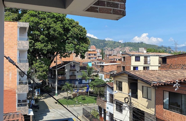 Apartment near the subway and the viva envigado shopping center.