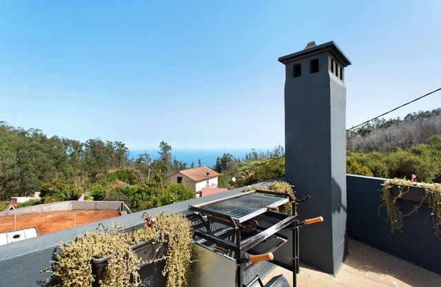 Apartment 'Palheiro Dos 3 A's - Soulful Stays' with Sea View, Wi-Fi and Air Conditioning