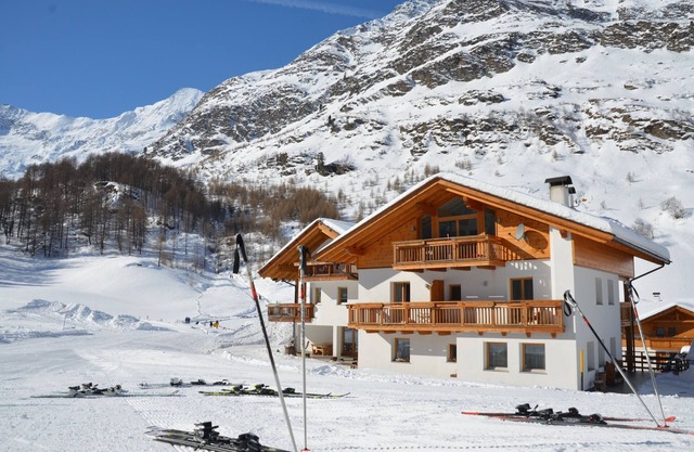 Apartment Pfelders with Mountain View, Terraces & Wi-Fi