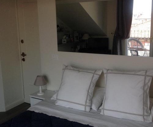 Apartment Pied à Terre with Terrazza in Milan City Center