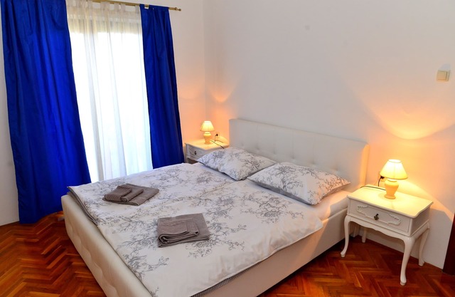 Apartment REA 4 + 2 * With balcony and sea view, air conditioning