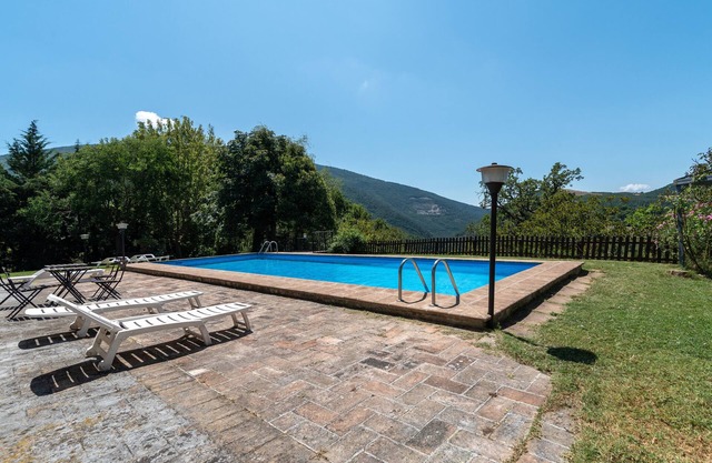 Apartment 'Salice Nella Campagna Di Assisi' with Shared Pool, Private Terrace and Wi-Fi