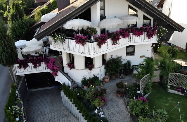 Apartment 'Schindele' with Mountain View, Balcony and Wi-Fi