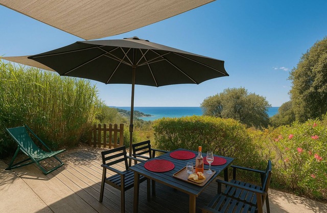 Apartment * sea view in the heart of the Corsican maquis, 5 mm from the beach