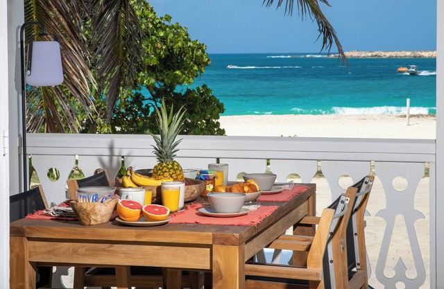 Apartment sea view Orient bay beach
