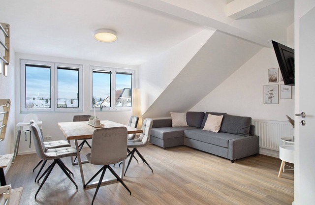 Apartment 'Seeblick Und Doch Zentral' with Lake View and Wi-Fi