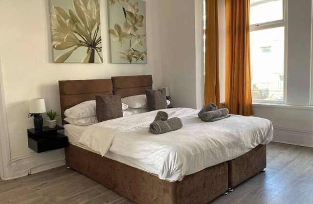 Apartment - Sleeps 2 - Parking - WiFi