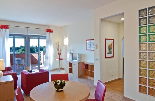 Apartment spacious Long Stay Rome Area I Triangoli with garden in the backyard