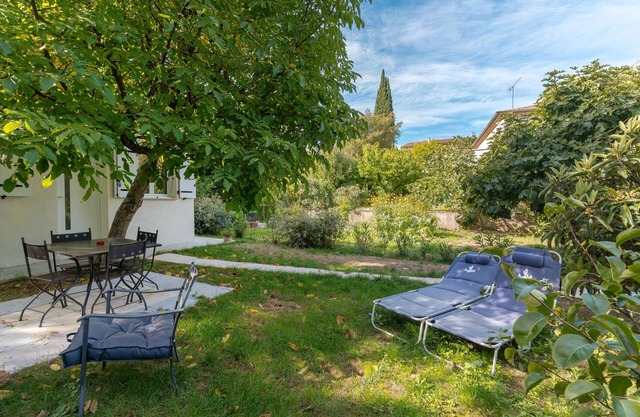 Apartment 'Studio Indépendant Avec Jardin' with Wi-Fi and Air Conditioning