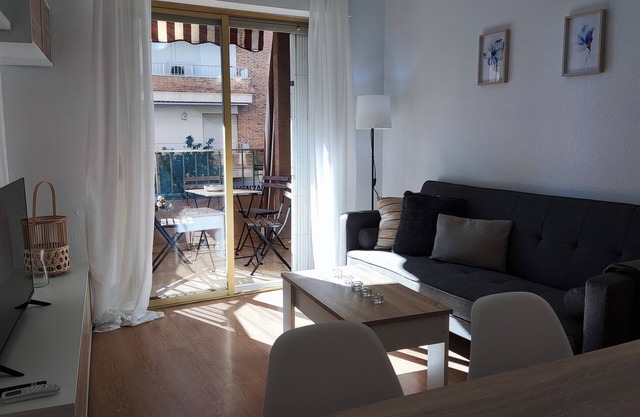 Apartment 'Superbe Appartement 4 Minutes Pied' with Balcony, Wi-Fi and Air Conditioning