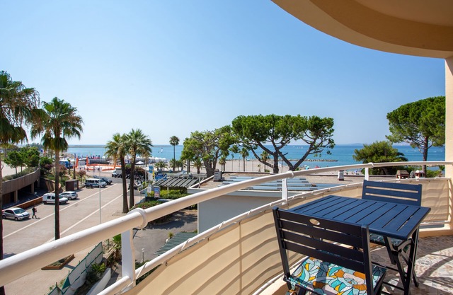 Apartment T2 air-conditioned sea view