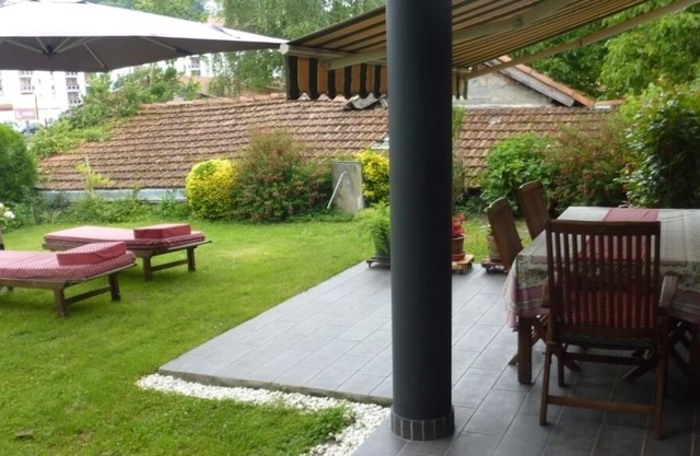 Apartment T3 Rdc with private garden, parking, wifi ...