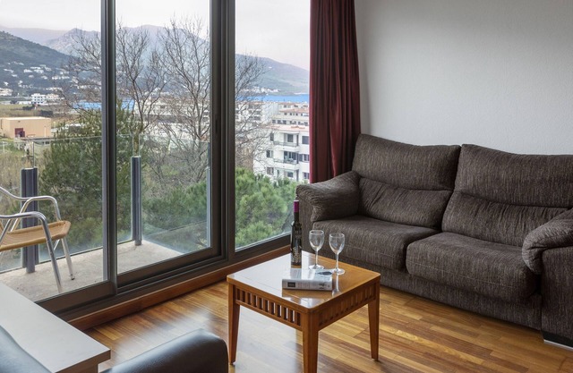 APARTMENT TOWER 2