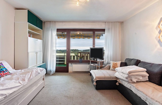 Apartment 'Über Den Wolken' with Mountain View and Balcony