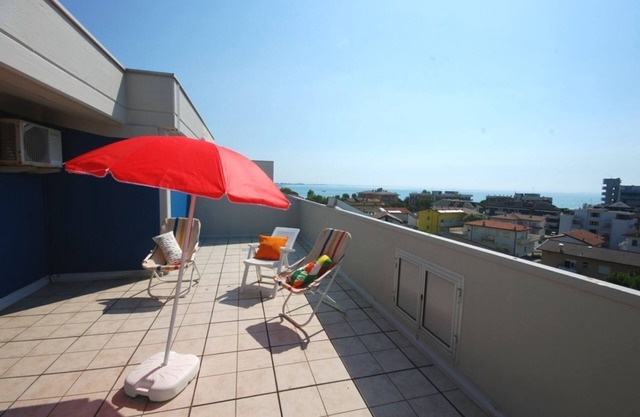 Apartment with solarium in Lignano