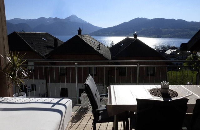 Apartment With Amazing Lake- and Mountain View