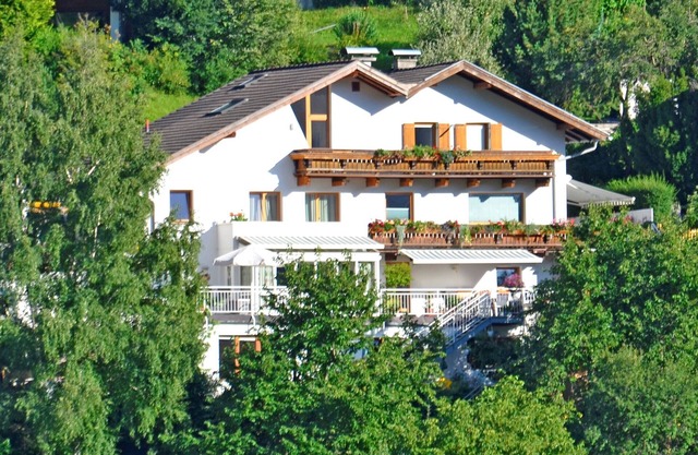 Apartment with conservatory, wonderful panorama and large terrace