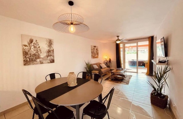 Apartment with jacuzzi Route des plages