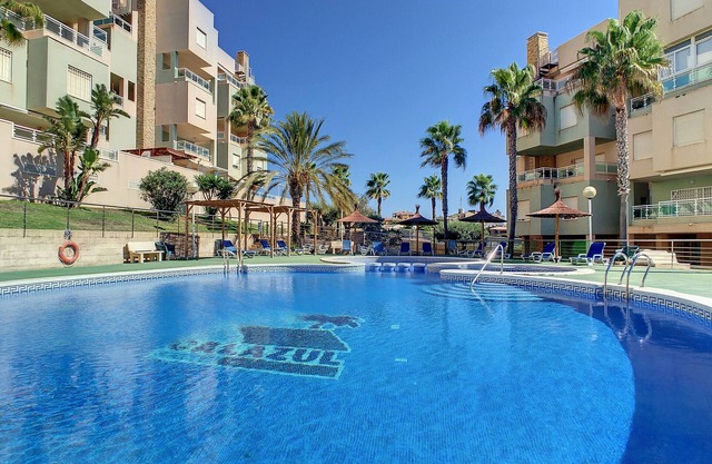 Apartment with mountain and sea views, parking