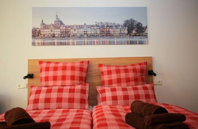 Apartment with partial lake view