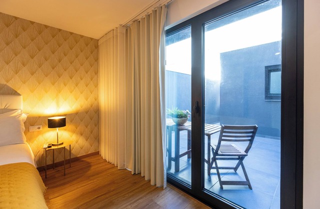 Apartment with private patio, WI-FI and air conditioning in the center of Aveiro