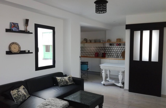 Apartment with terrace in 5th 15 minutes from the beach on foot with WI-FI.