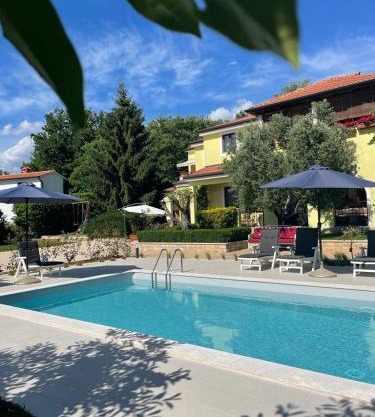 Apartments Šterna