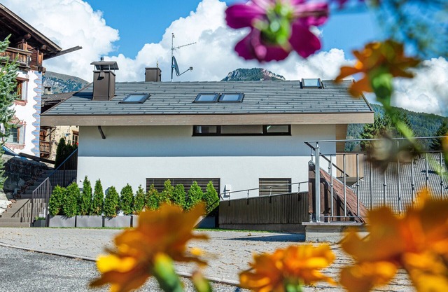 Apartments Dami 165A