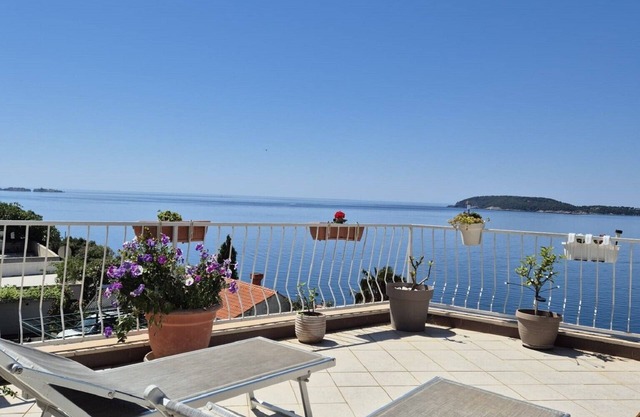 Apartments Matea - One-Bedroom Apartment with Sea View