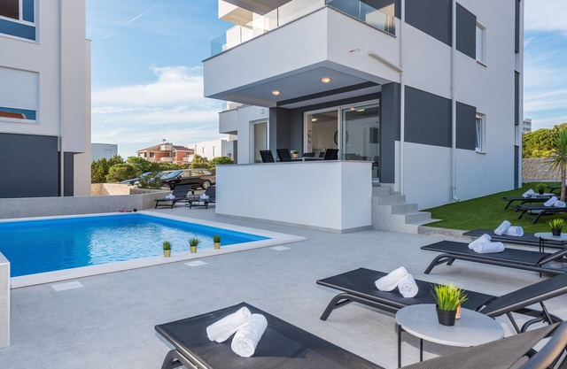 Apartments with pool for 12