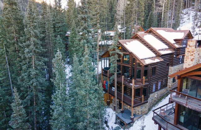 Apex | Modern Mountain Getaway with Mountain Views