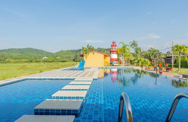 Apinya Resort Bangsarey