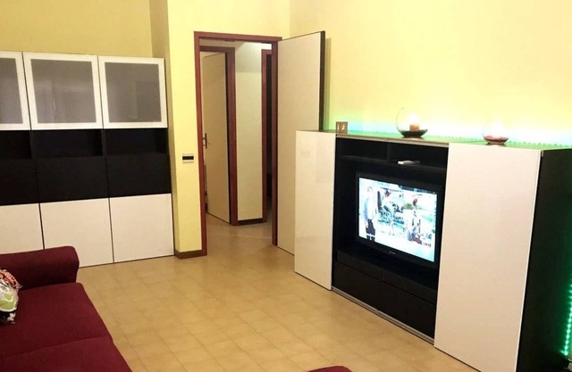 App. Convenient to the fair and the city center