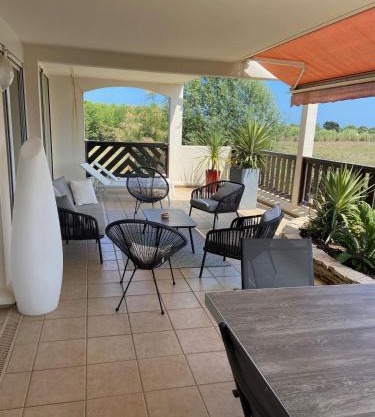 Appart de standing avec piscine