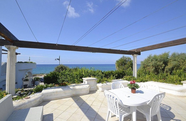 Appartamento Apollonia A: A bright and sunny one-story apartment that is part of a villa situated at a short distance from the beach, with Free WI-FI.