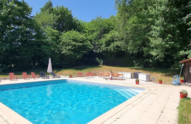 Appartement 2 Chambres Dans Parc de 7 Hectares Avec Piscine