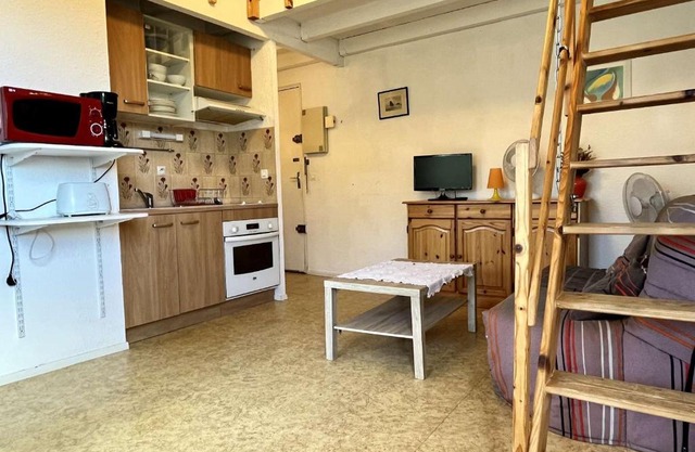 Appartement 2 Pièces avec Mezzanine, 6 Couchages, Proche Plage à Argelès-sur-Mer - FR-1-225-272
