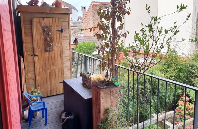 Appartement 53m2 à 200m du Métro Ligne 11 Avec Terrasse et Parking à Romainville