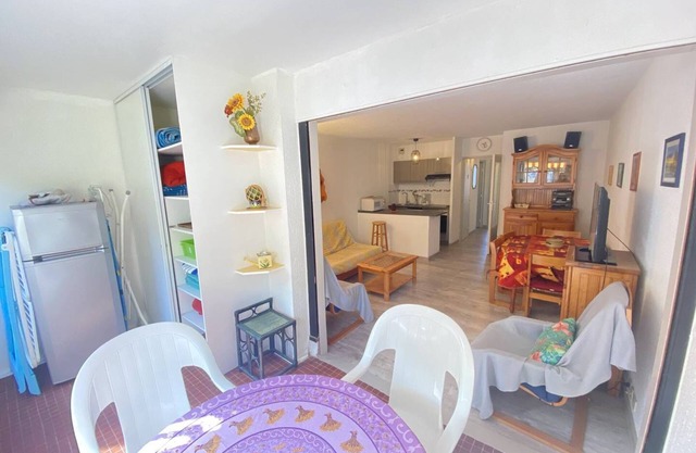 APPARTEMENT AVEC 2 CHAMBRES ENTRE CENTRE PORT ET PLAGE