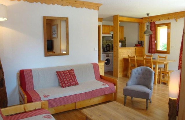 Appartement Chaleureux avec Balcon Sud à 600m du Centre et Proche des Pistes, Pralognan-la-Vanoise - FR-1-464-62