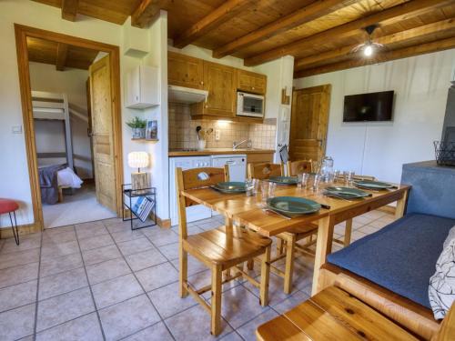 Appartement cosy au Cernix près des pistes, 2 chambres, terrasse - FR-1-505-233