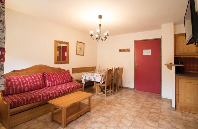 Appartement cosy au pied des pistes - 6 pers, 40m², terrasse, parking, proche commerces et services - FR-1-508-13