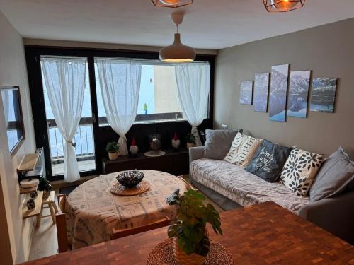 Appartement Les Chalmettes 4 Personnes au pied des Pistes Wifi - Balcon - Parking