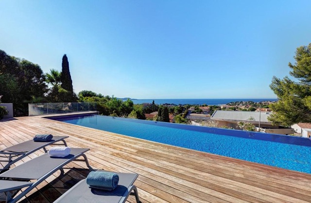 Appartement Regard-sur-mer 165m2 4ch vue mer piscine