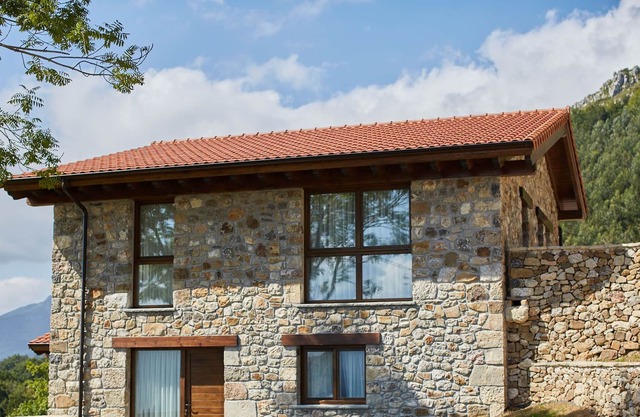 Appealing Holiday Home in Parres-Asturias with Garden