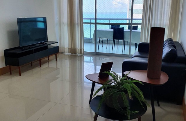 Apt complete Cond on the seafront and behind Shopping Parque