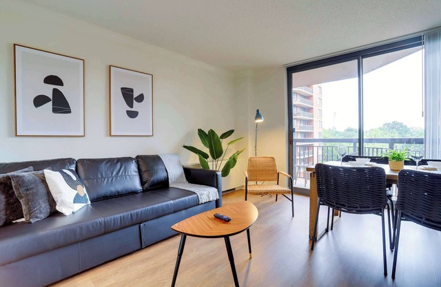 Apt w/Prime Access & Top Amenities